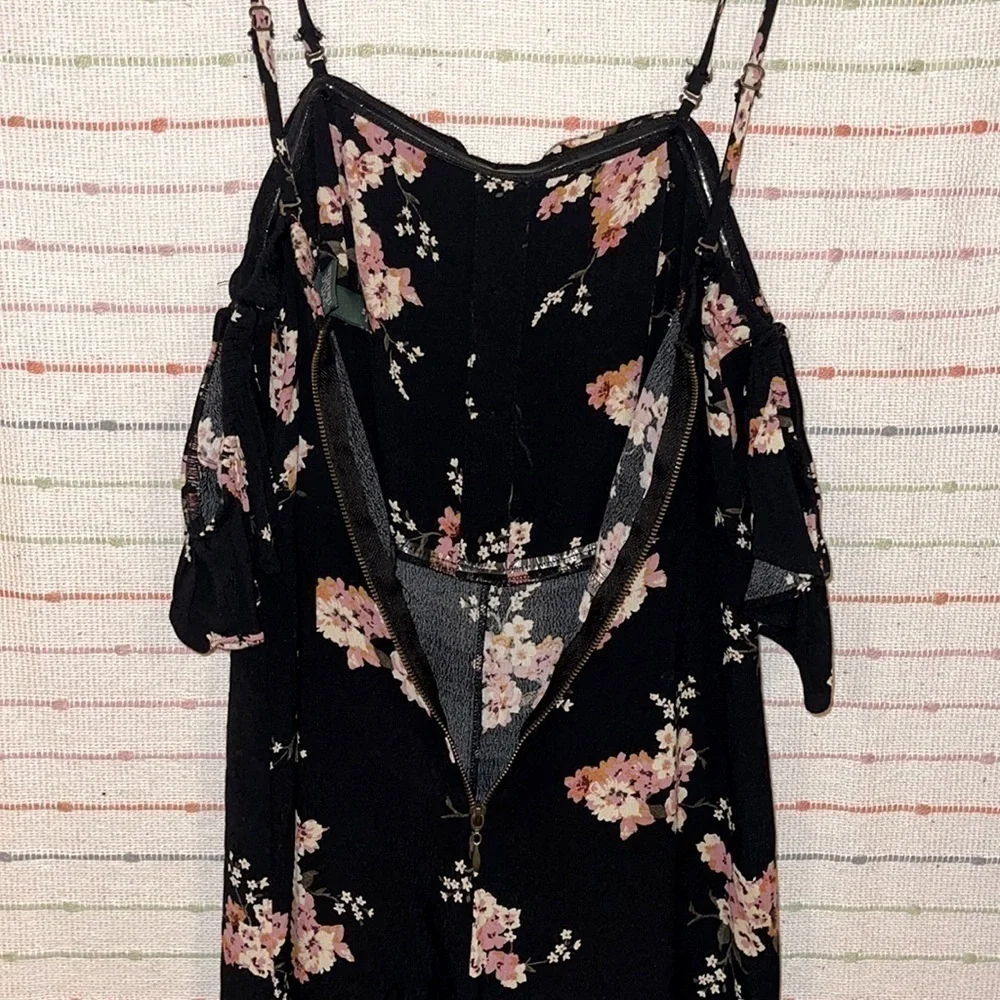 Wild Fable Black cold-shoulder jumpsuit. - Picture 10 of 11